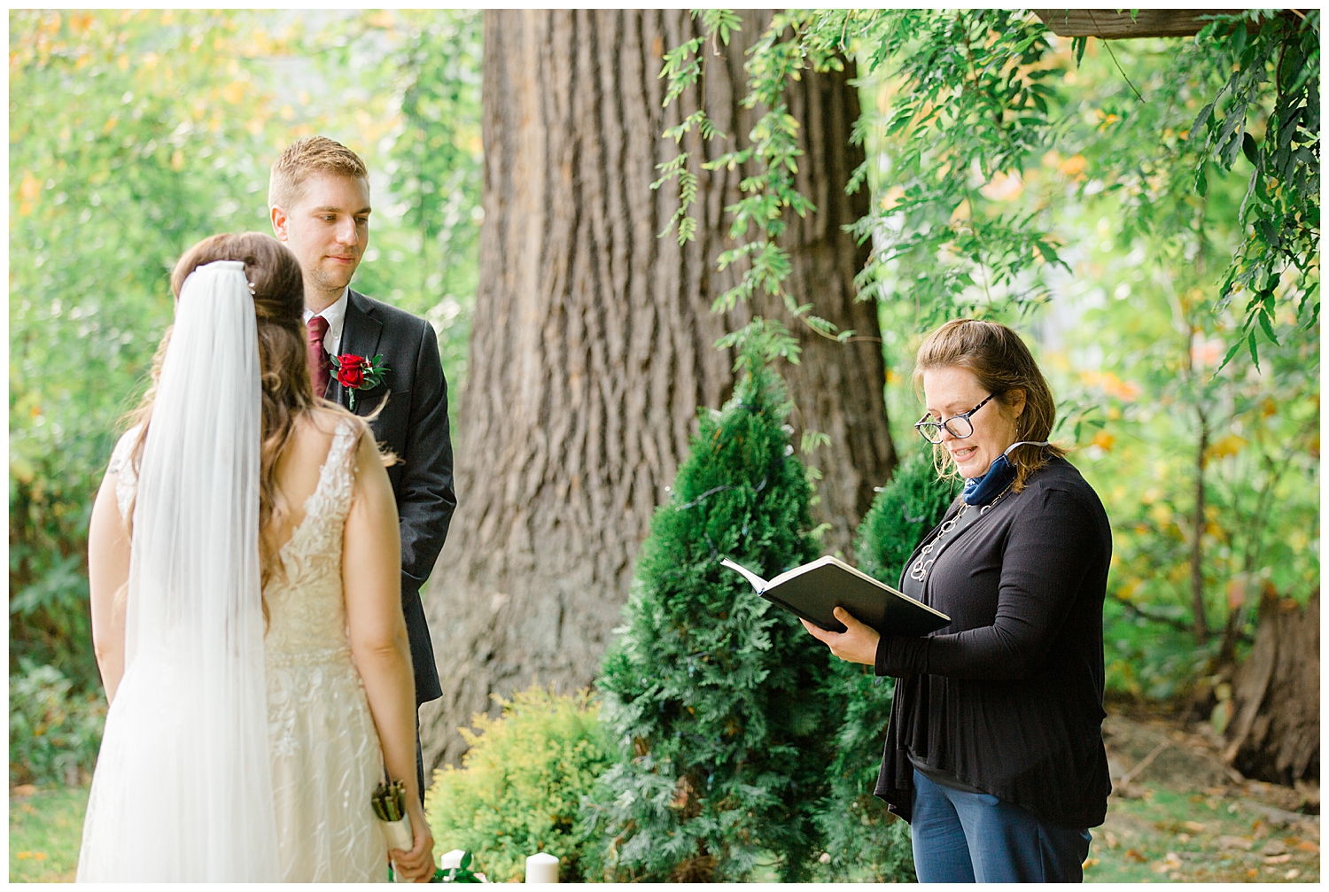 backyard_wedding_Mentor_Cleveland_Ohio_Holden_Arboretum_Garden_Kate_Mannella_Photography
