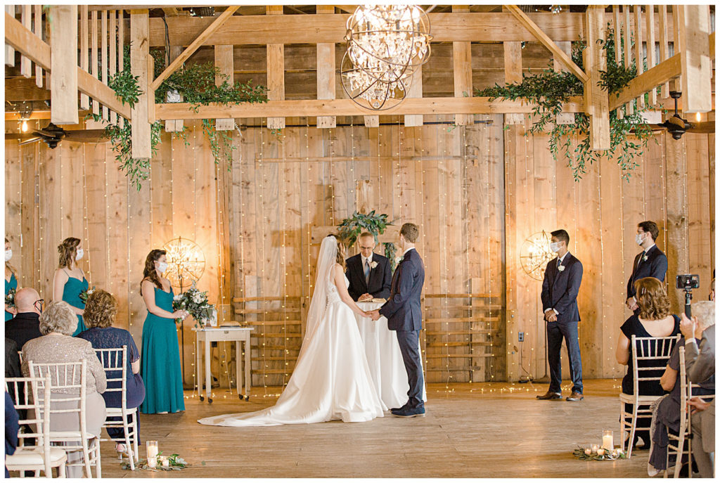 Jorgensen_Farm_Historic_Barn_Wedding_Columbus_Kate_Mannella_Photography